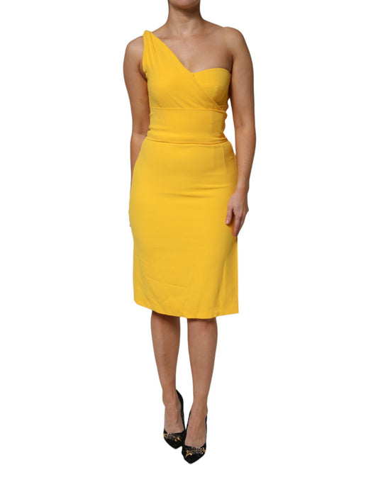 Yellow strapless dress on woman