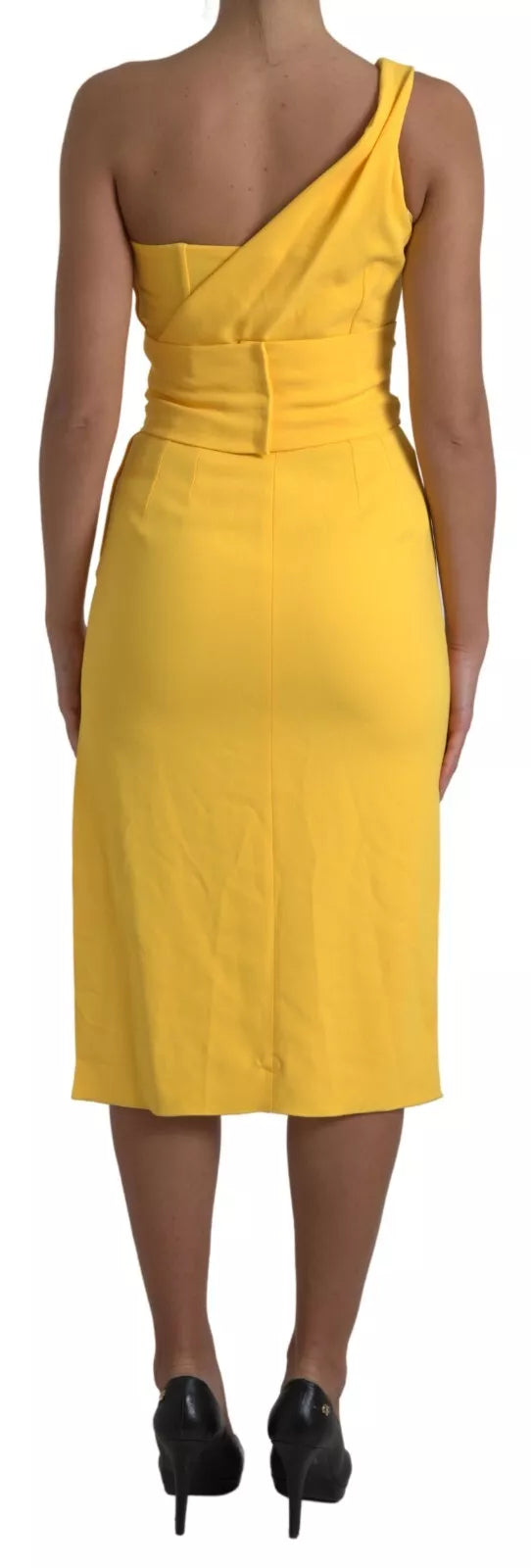 Yellow dress on a mannequin