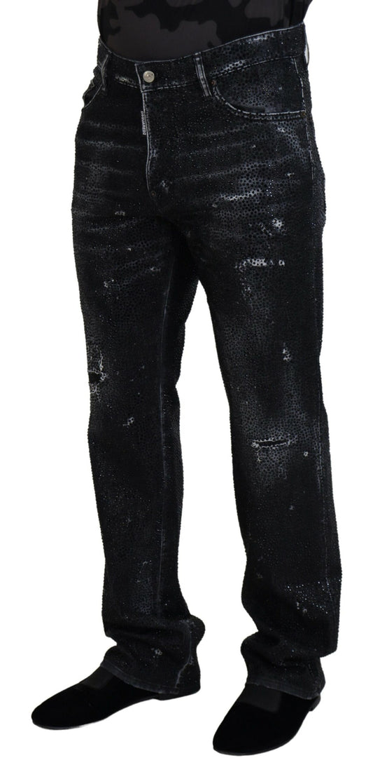 Mannequin wearing distressed jeans