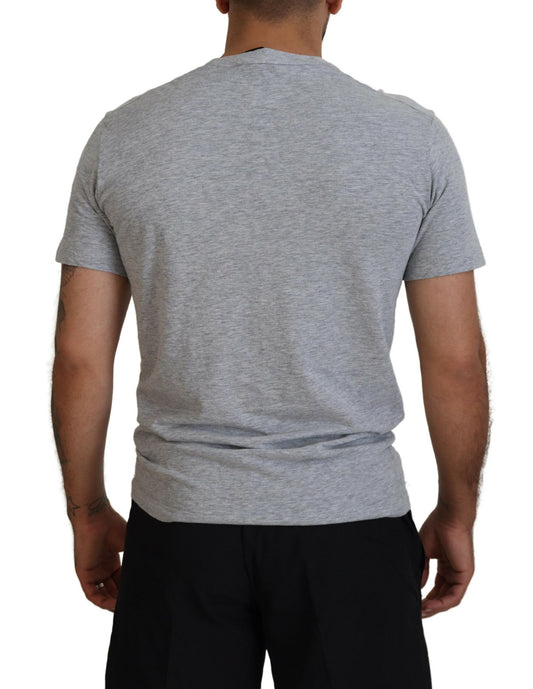 Man wearing gray t-shirt