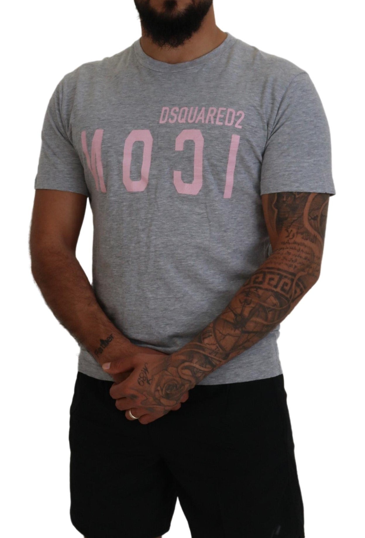 Man wearing gray t-shirt with pink lettering