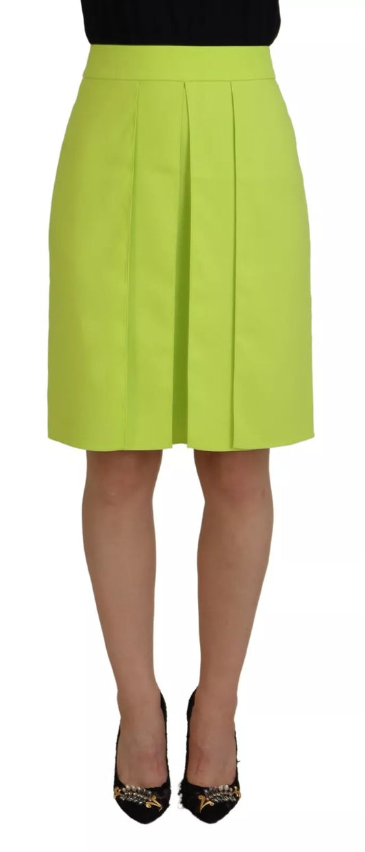 Yellow pleated skirt worn by a woman