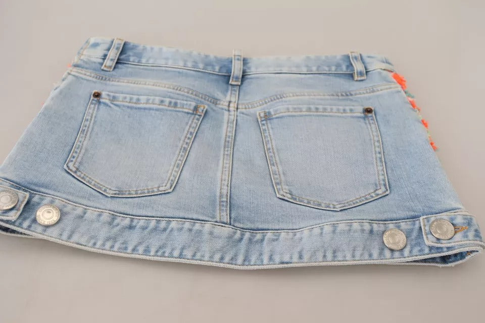 Blue denim shorts with silver buttons