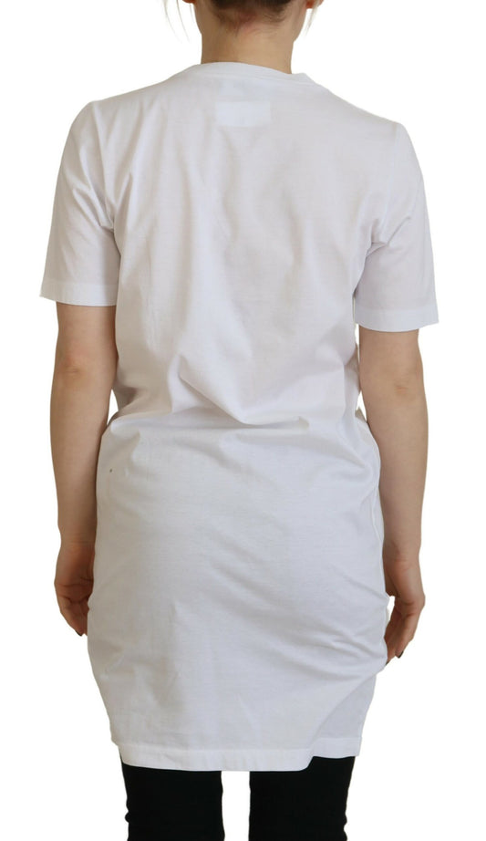 White apron on woman