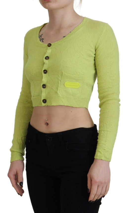 Woman wearing yellow sweater with buttons
