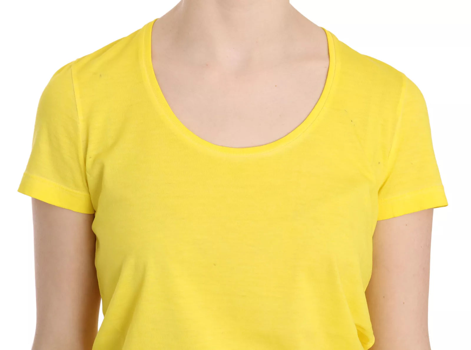 Yellow short sleeve t-shirt on a mannequin