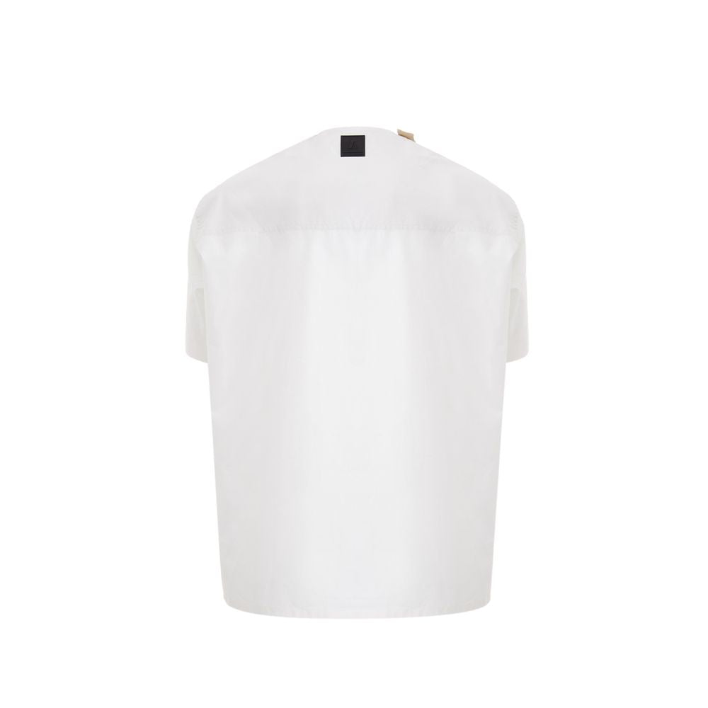 White short sleeve shirt on a mannequin