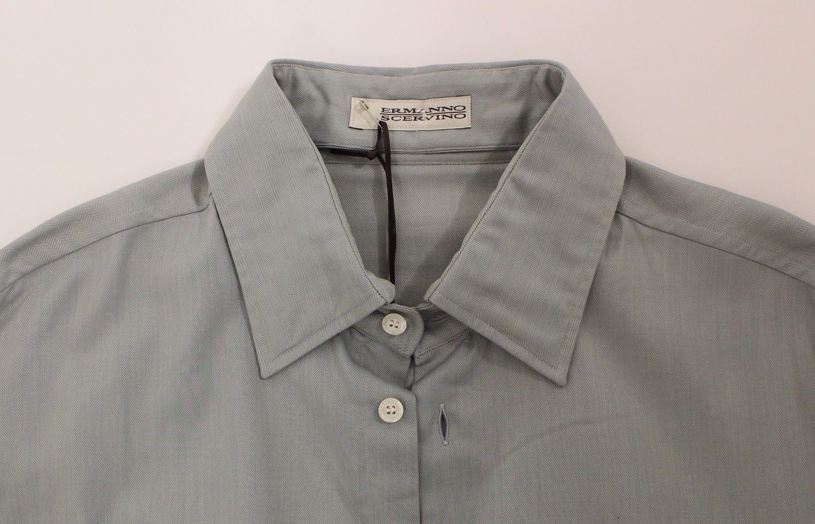 Men's button up shirt with collar