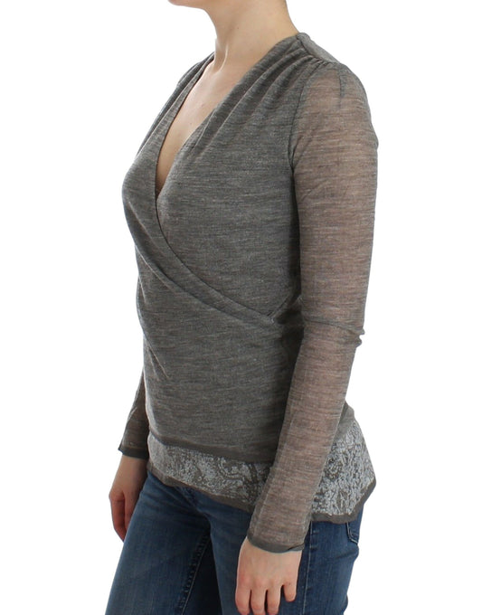 Long sleeve knit top with ruched detailing