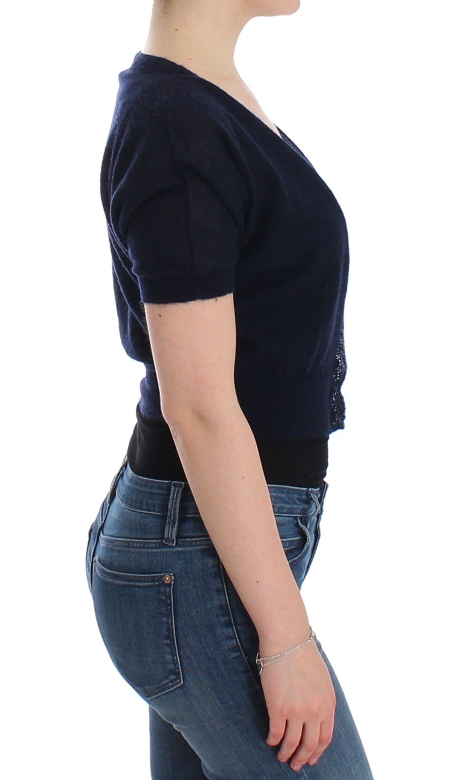 Woman wearing black shirt and blue jeans