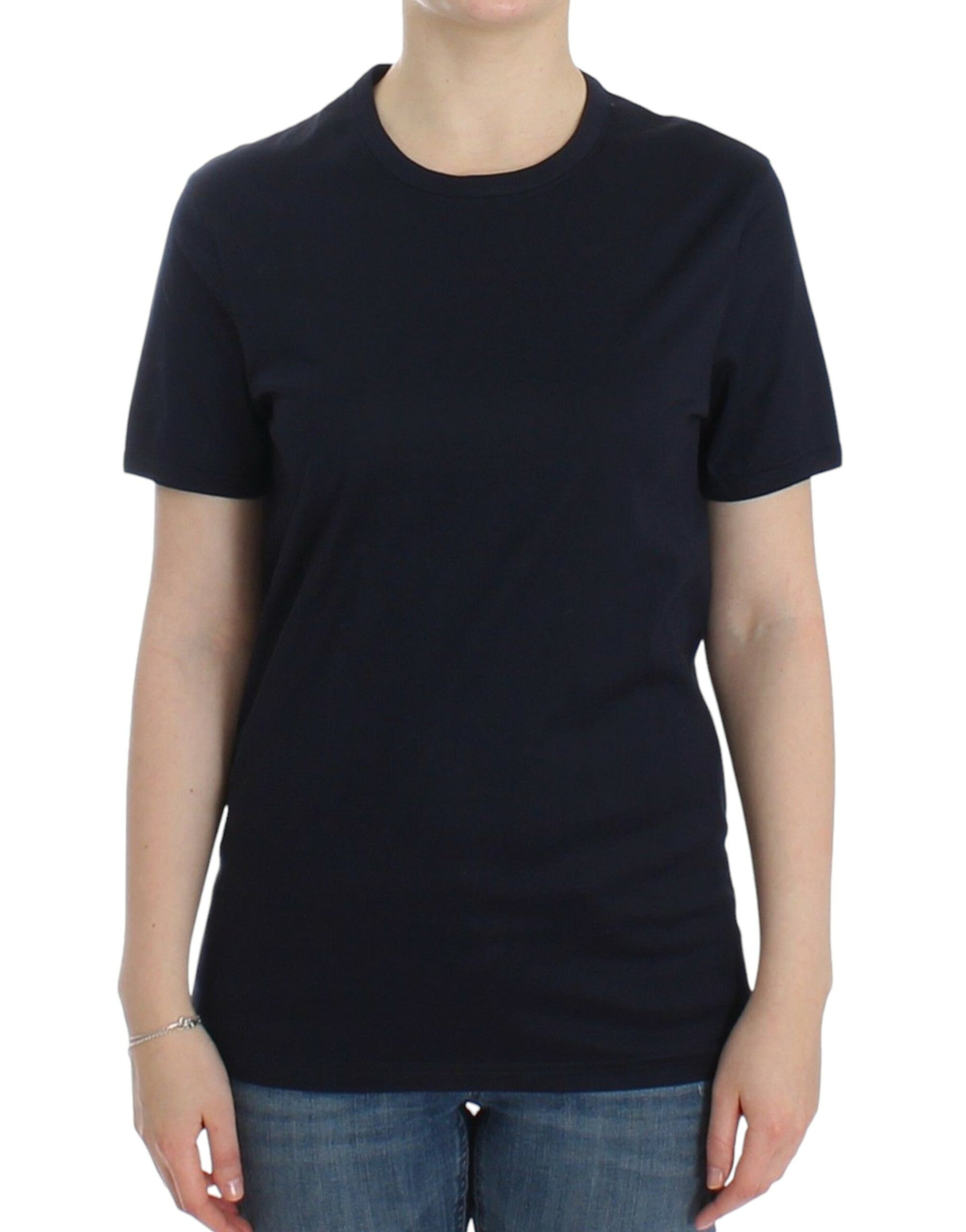 Woman wearing dark blue t-shirt