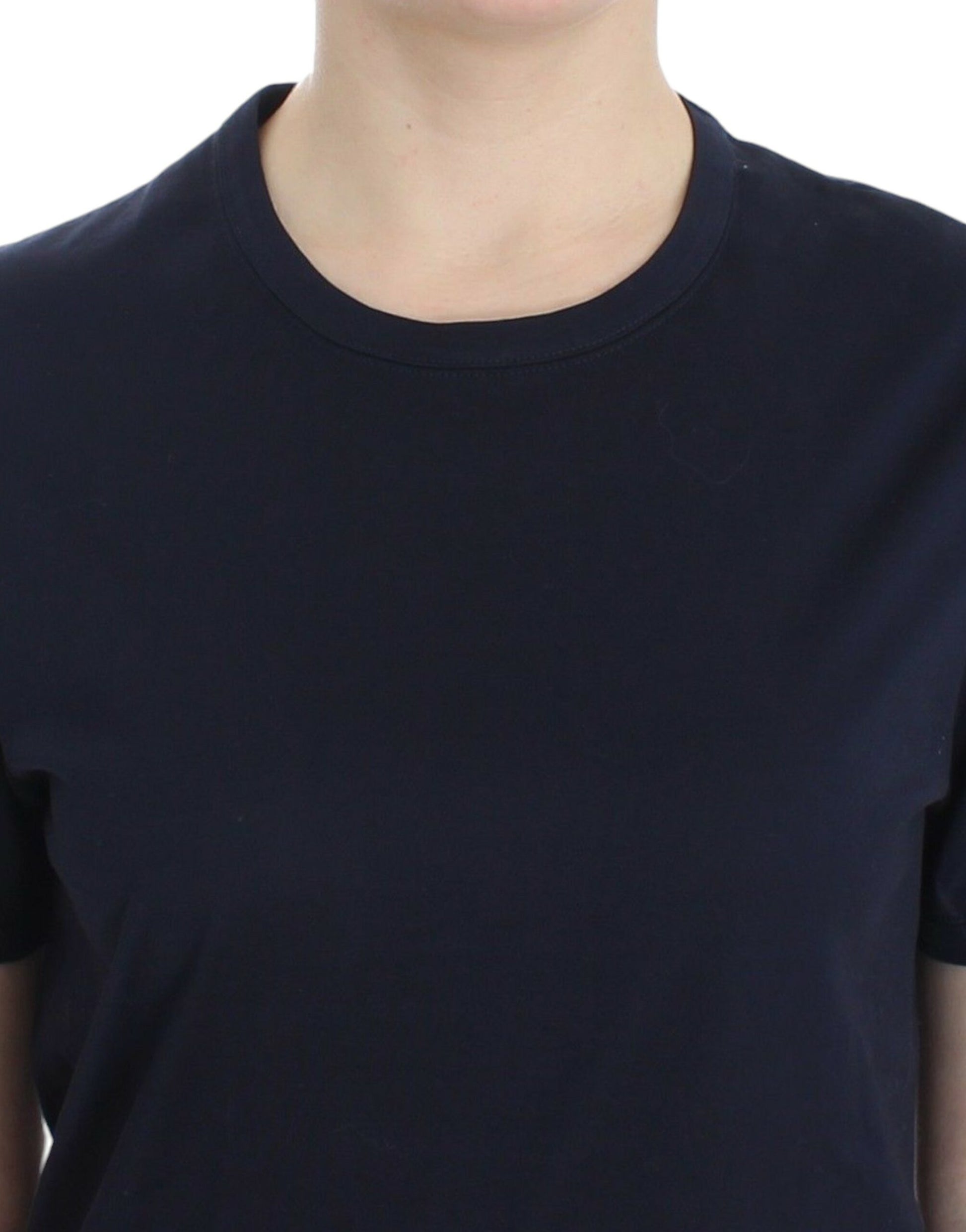 Woman wearing dark blue t-shirt