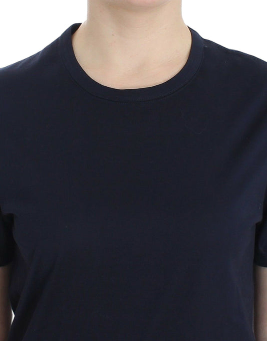 Woman wearing dark blue t-shirt