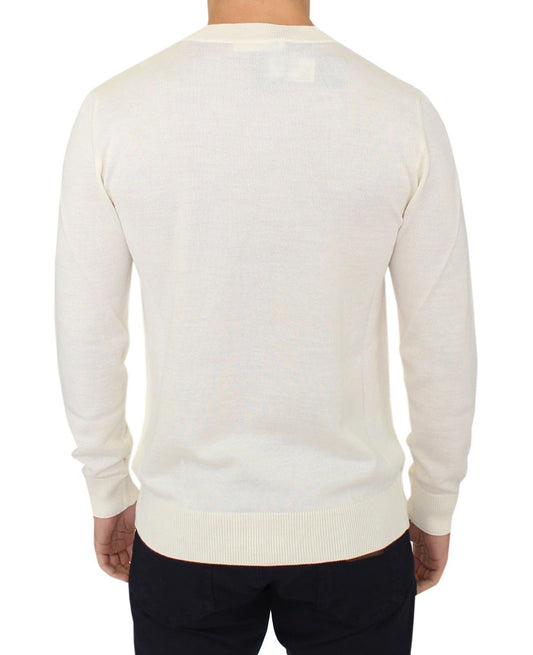 Long sleeve sweater worn by a person