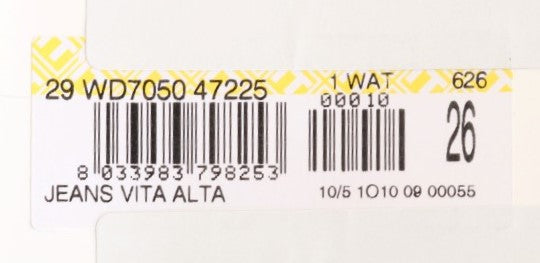 White label on clothing item with black text indicating size, weight, and brand information