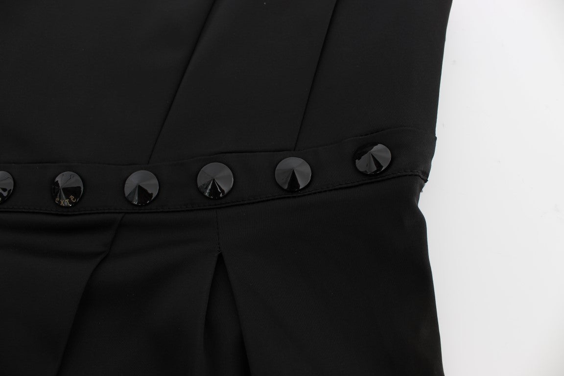 Black pants with black buttons