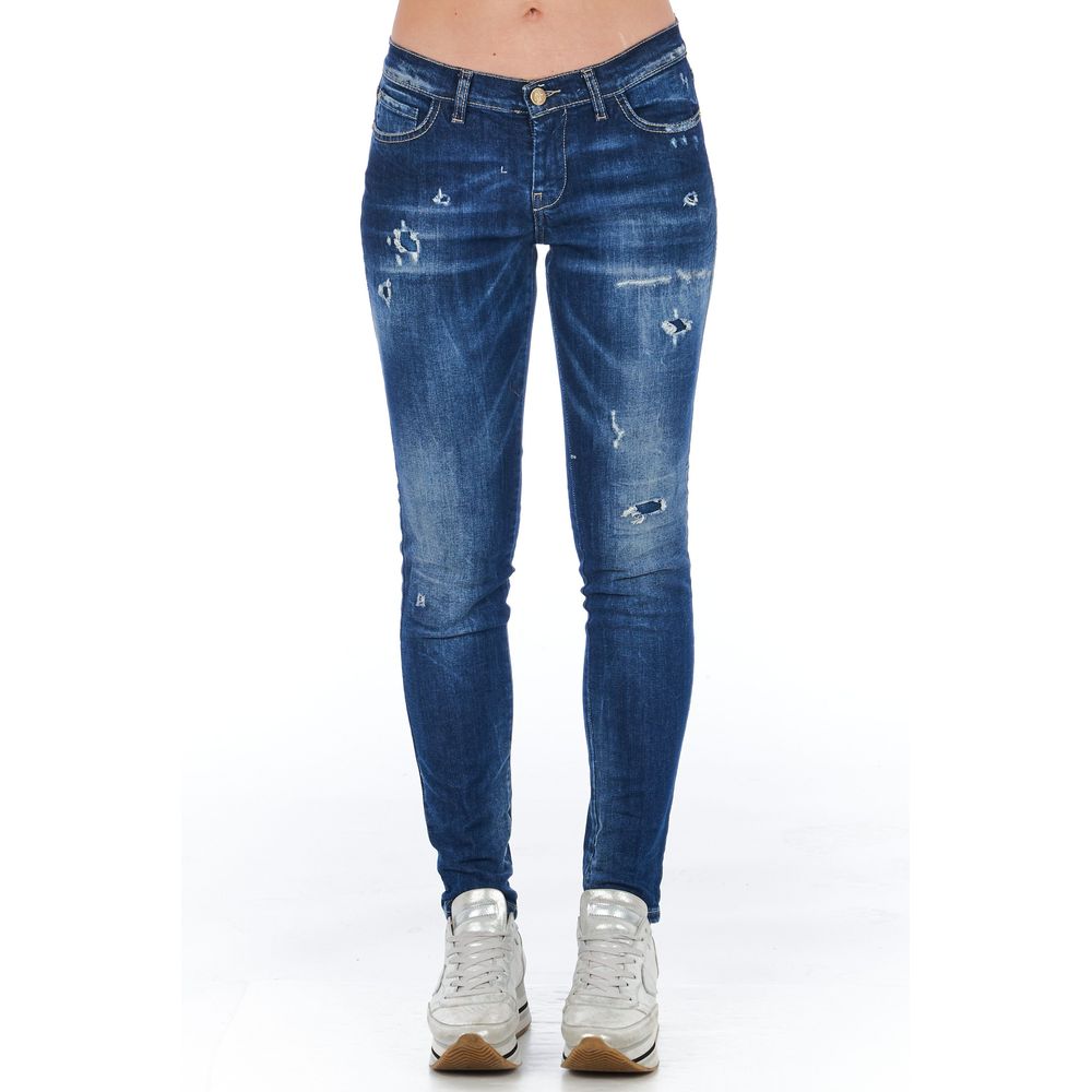 Woman wearing blue jeans