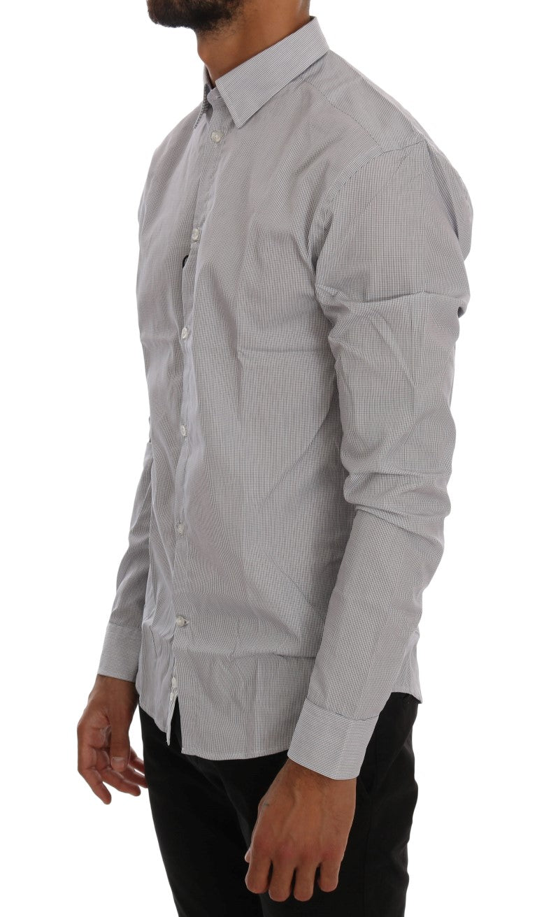 Long sleeve shirt with plaid pattern