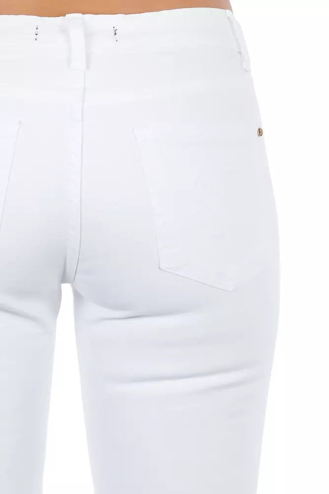 White skinny jeans on a model