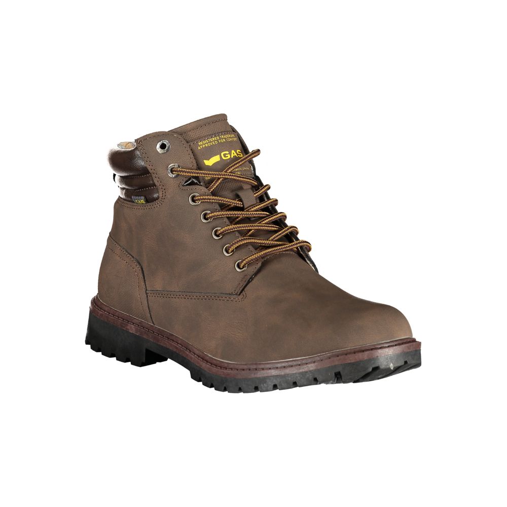 Brown boot with laces and rubber sole