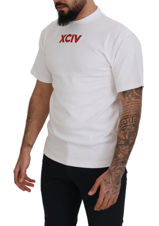 Man wearing white t-shirt with red lettering