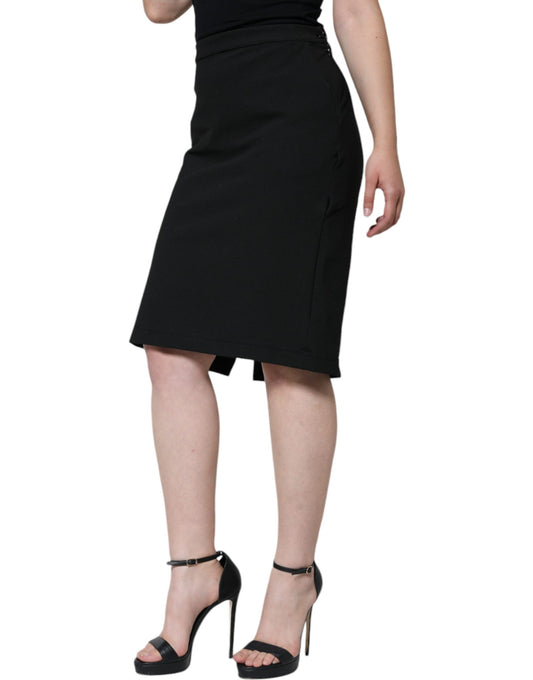 Black skirt with high waist and flared hem