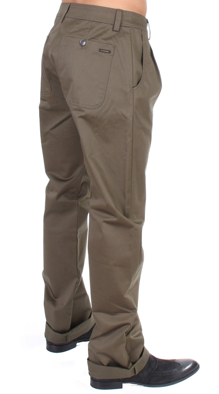 Pair of cargo pants in olive green color