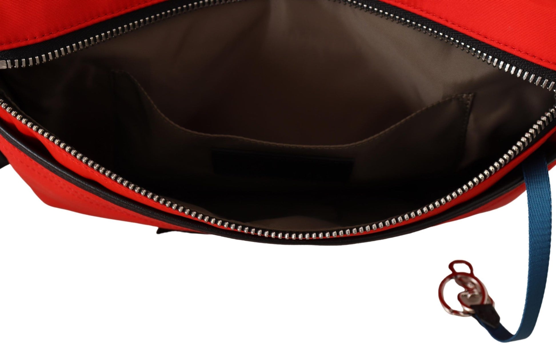 Zippered compartment on a bag