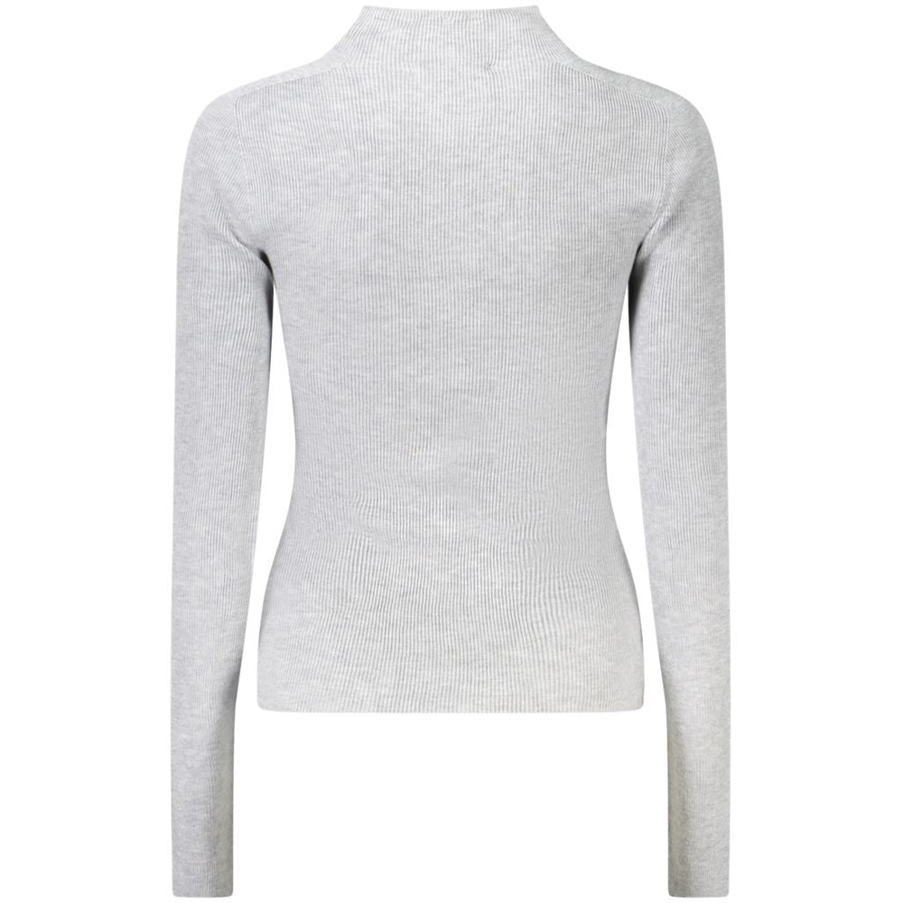 Long sleeved ribbed knit top