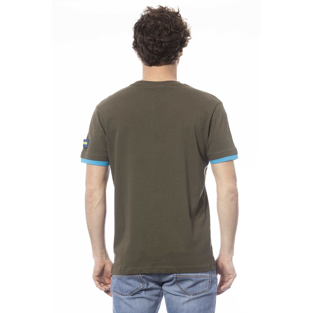 Man wearing olive green t-shirt with blue trim