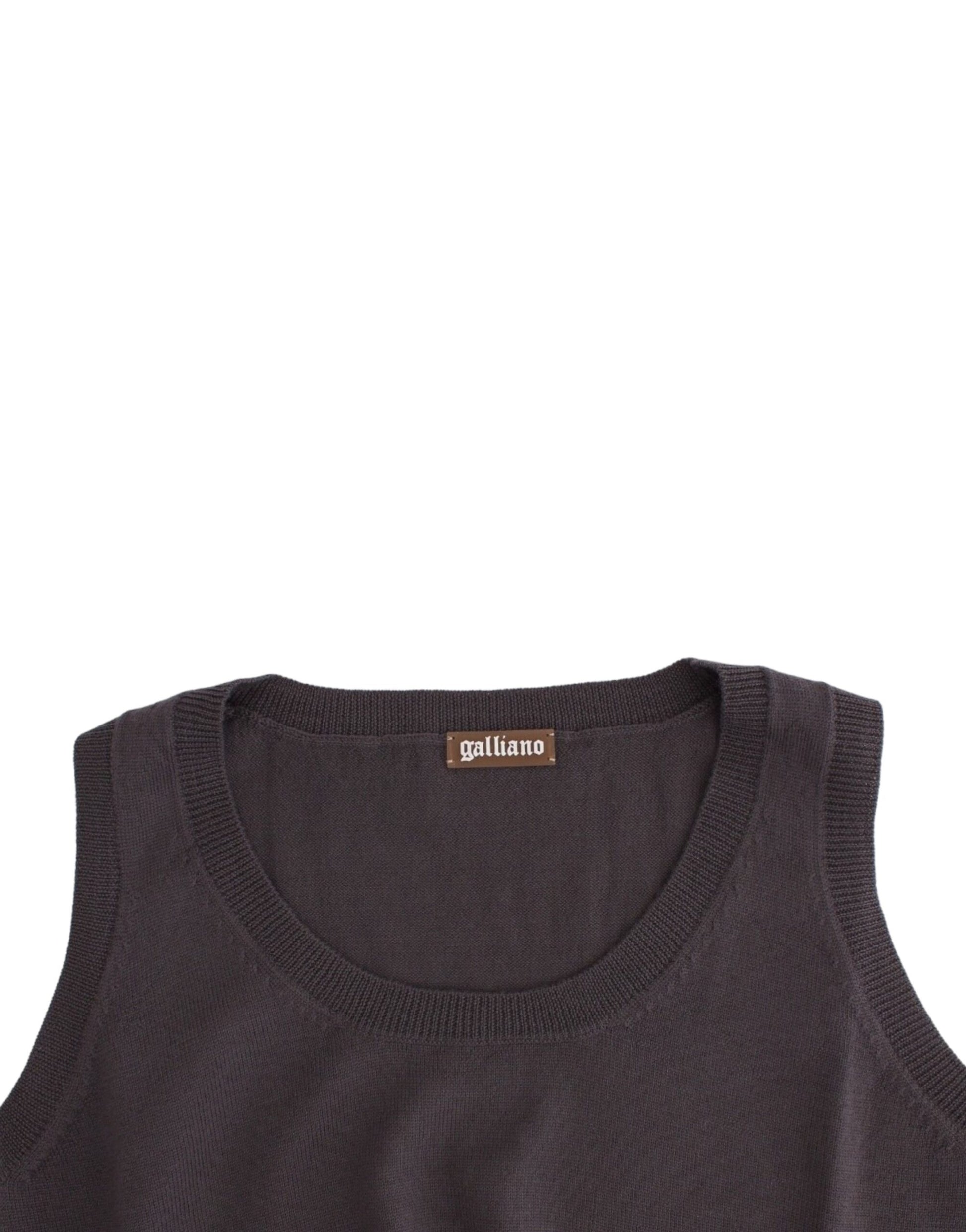 Dark colored tank top with round neckline