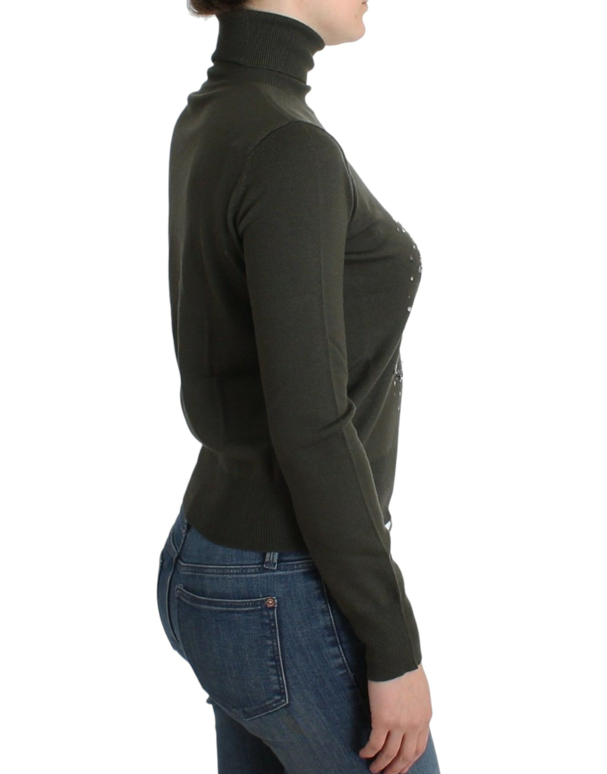 Woman wearing dark turtleneck sweater and blue jeans