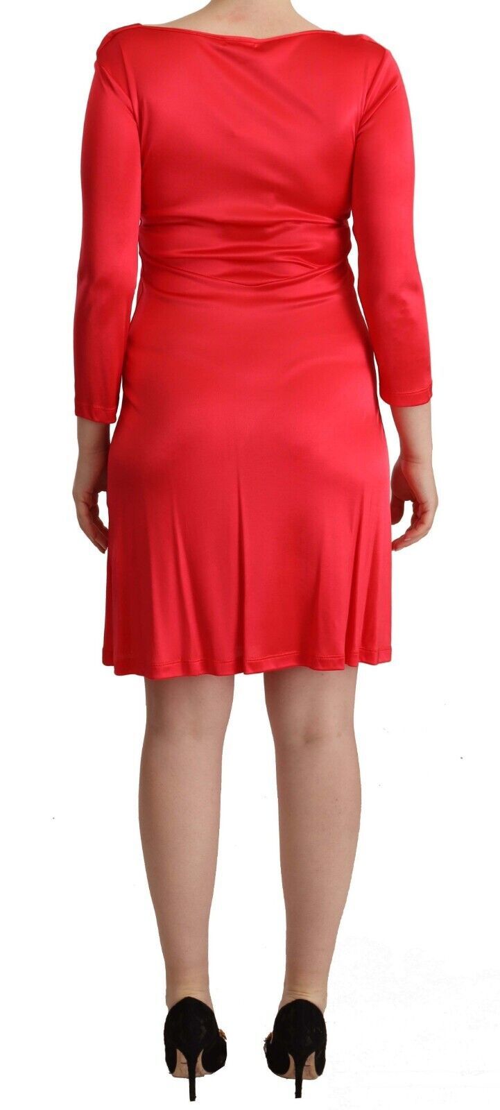 A red viscose dress with a deep round neckline and three-quarter sleeves
