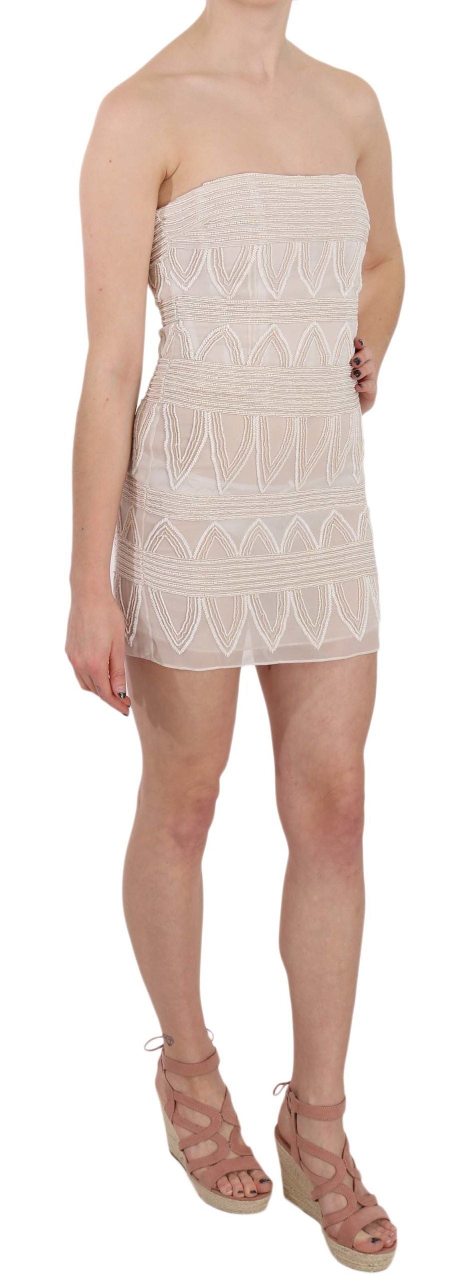 Woman wearing a sleeveless dress