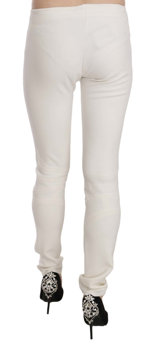 White skinny jeans on a mannequin