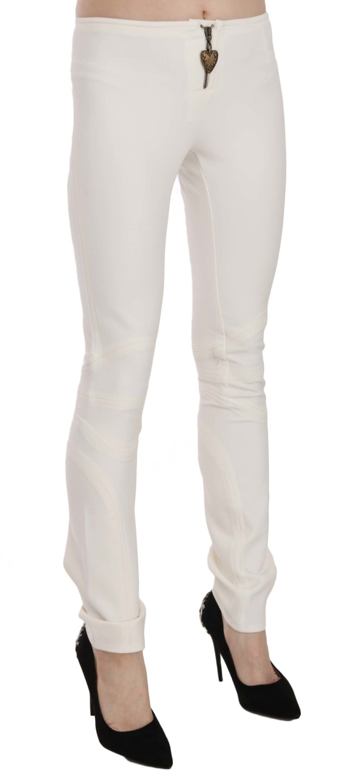 White skinny jeans on a mannequin