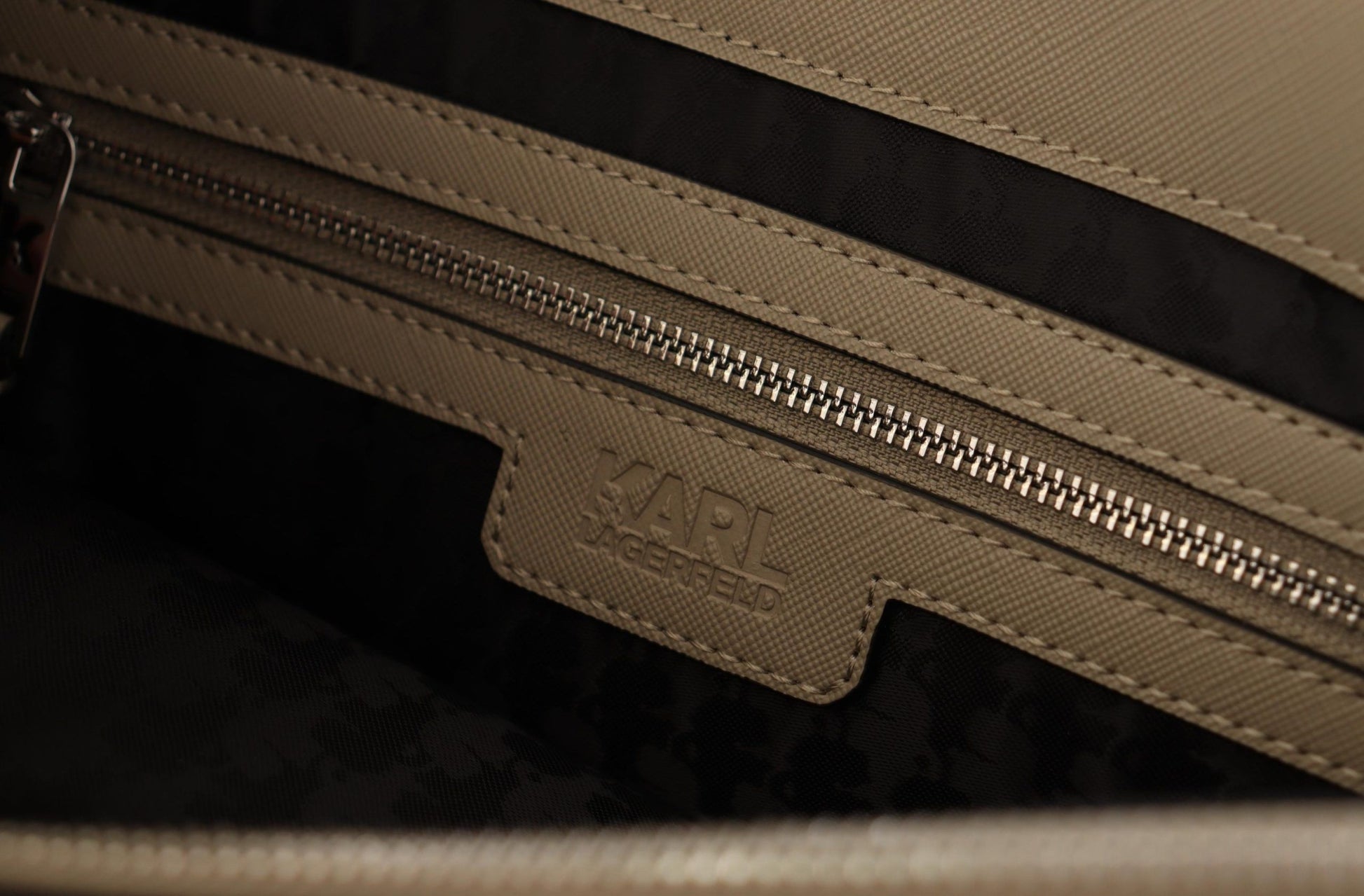 Zipper on a bag