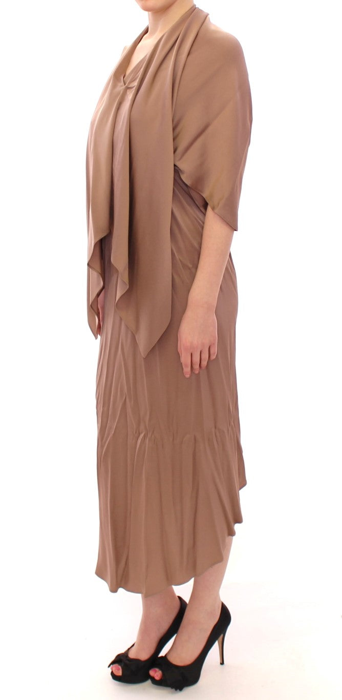 Long brown dress with ruffles on sleeve
