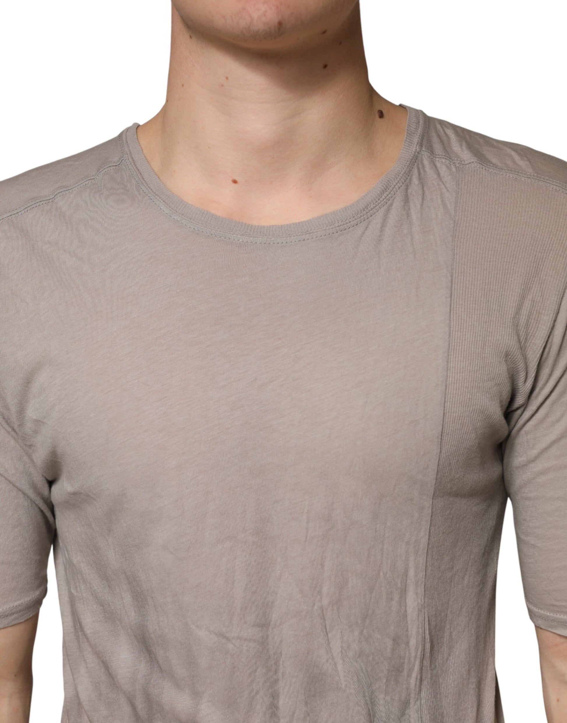 Mannequin torso in heather gray athletic shirt