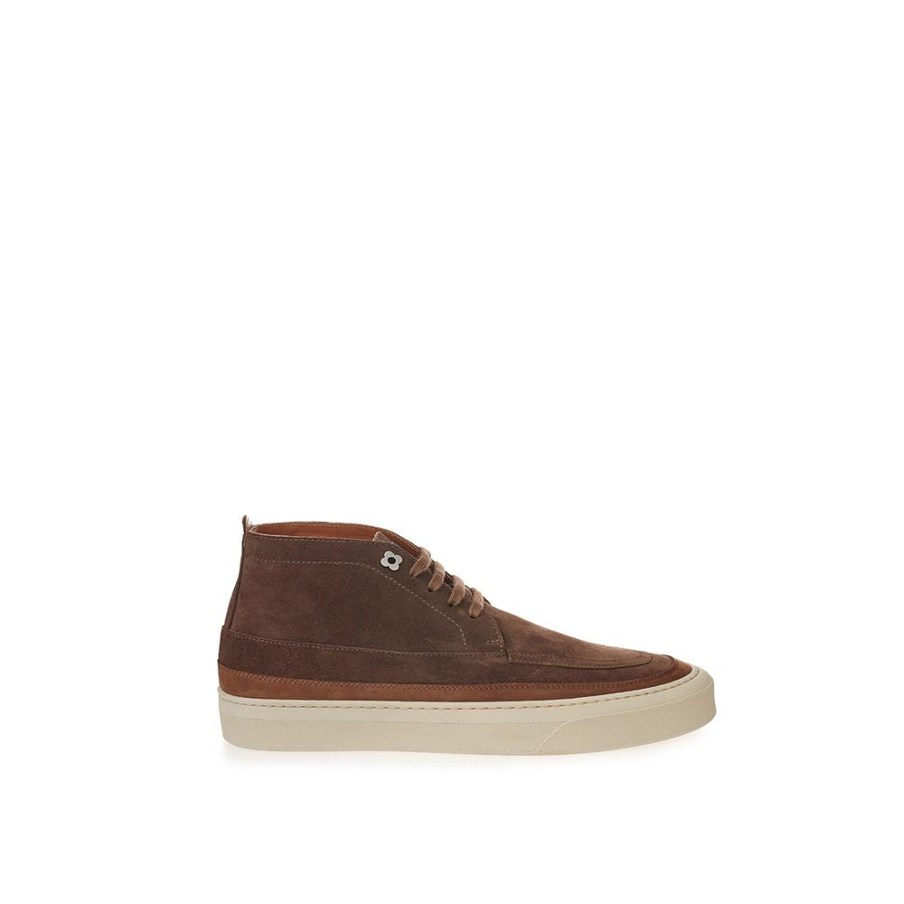 Brown suede shoe with white sole and laces