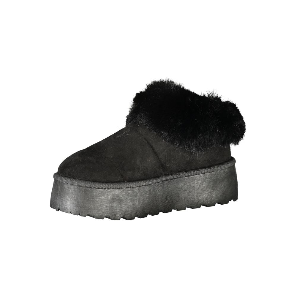 A black women's slip on shoe with a furry trim