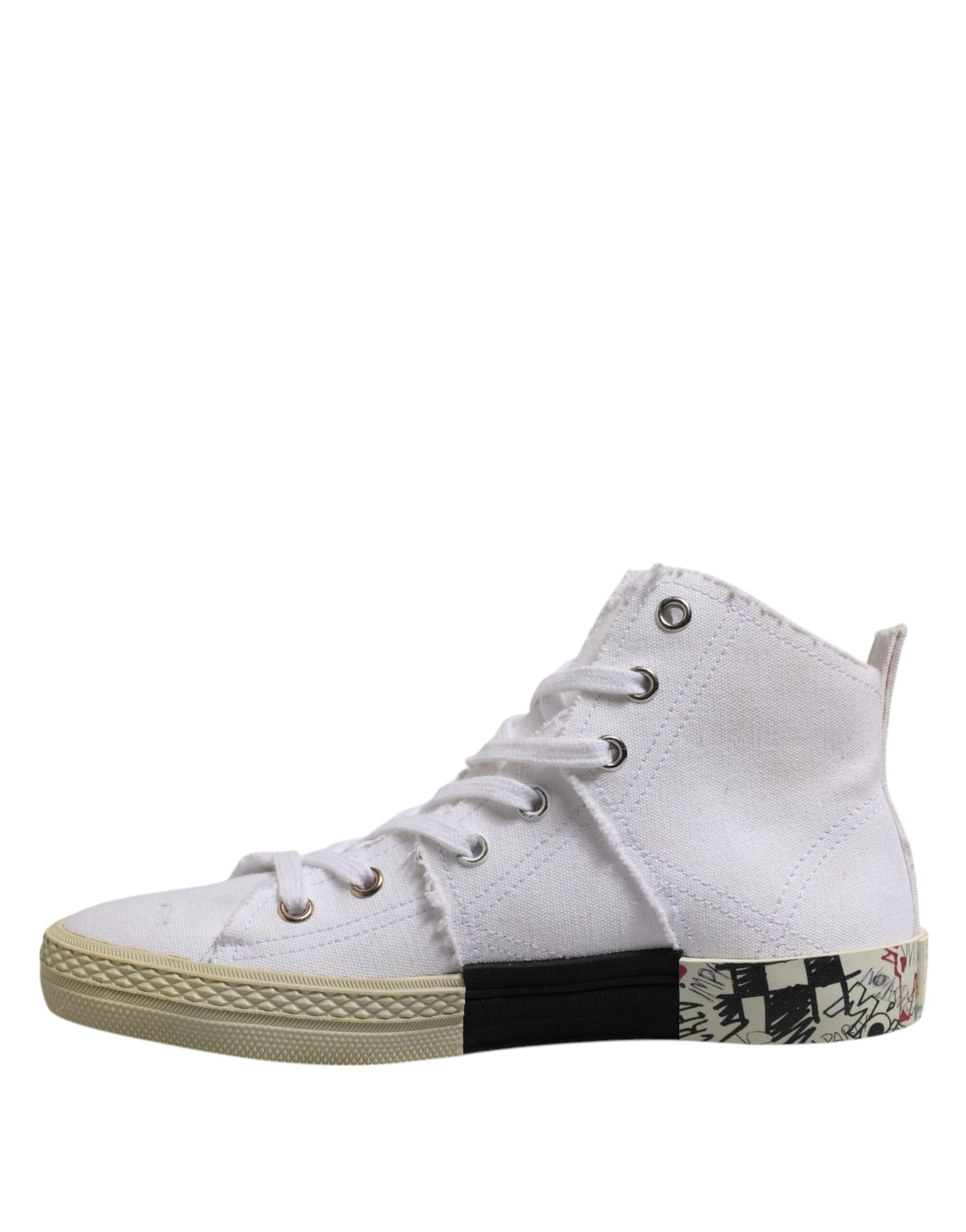 White sneaker with black laces and a patterned sole