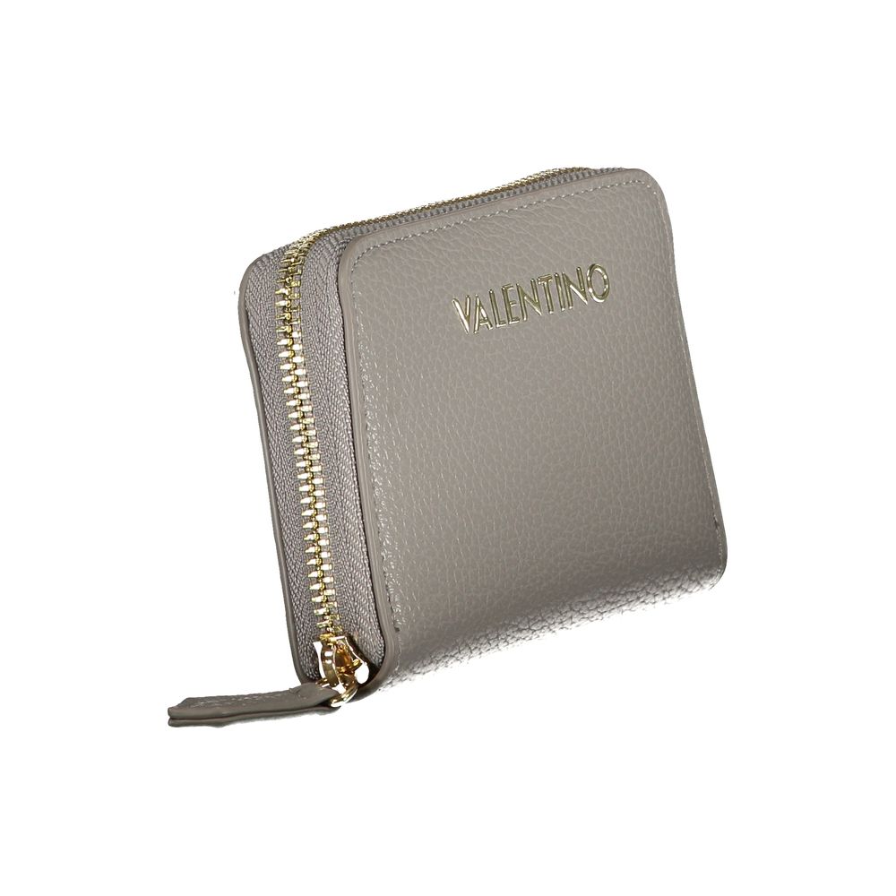 Small wallet with zipper closure