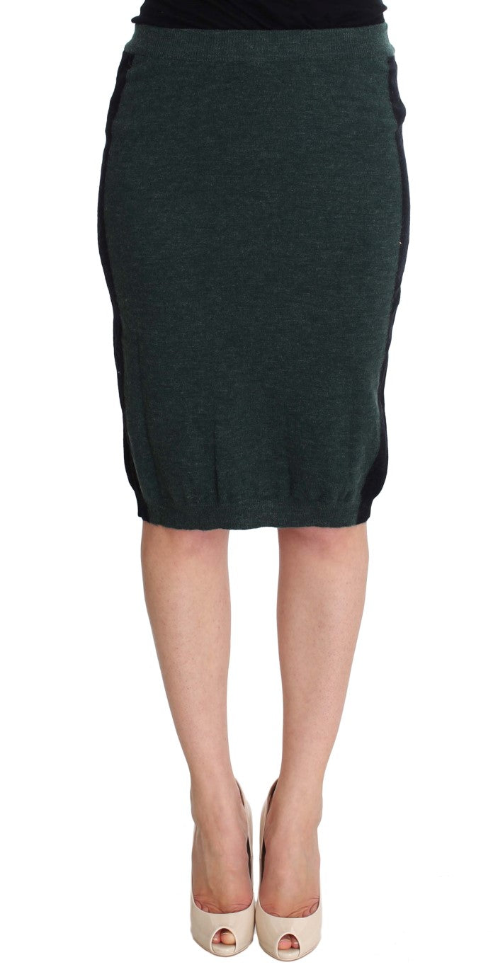 Woman's skirt with high waist and pleats