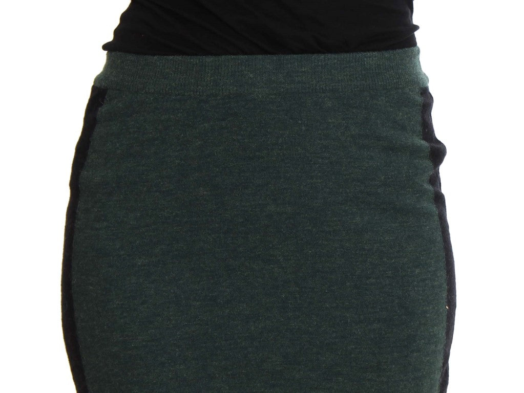 The skirt is dark green