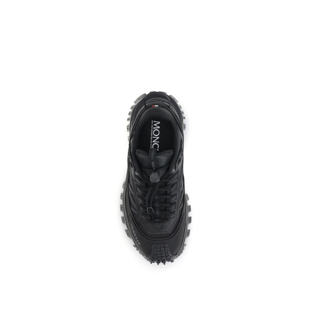 Black shoe with white sole
