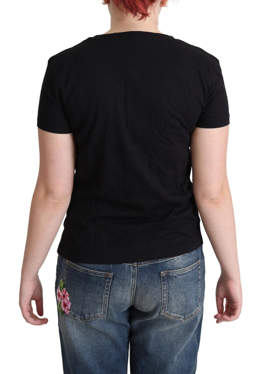 Black t-shirt on woman