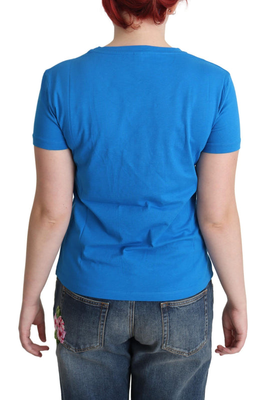 Blue t-shirt on woman's back