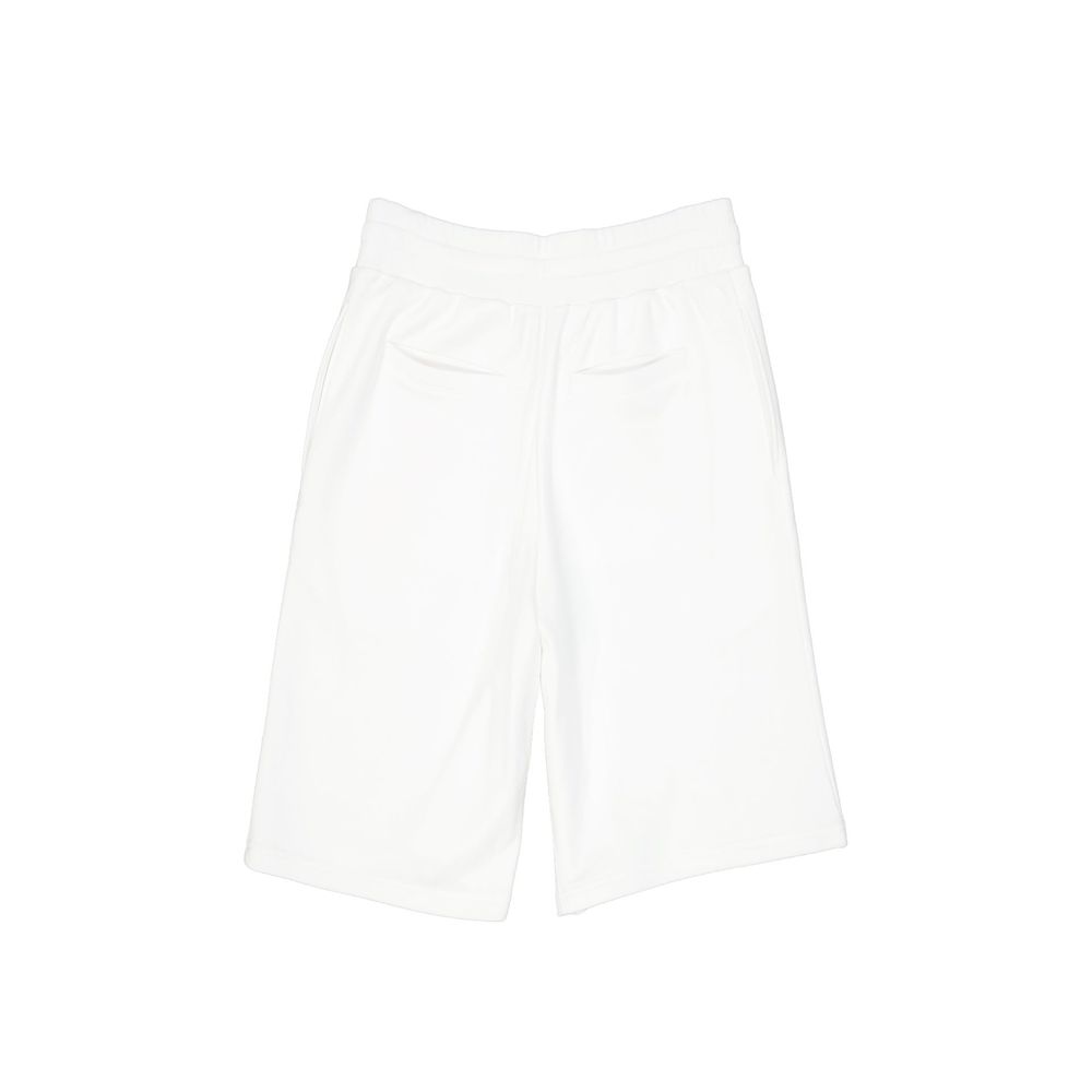 White shorts with pockets on sides