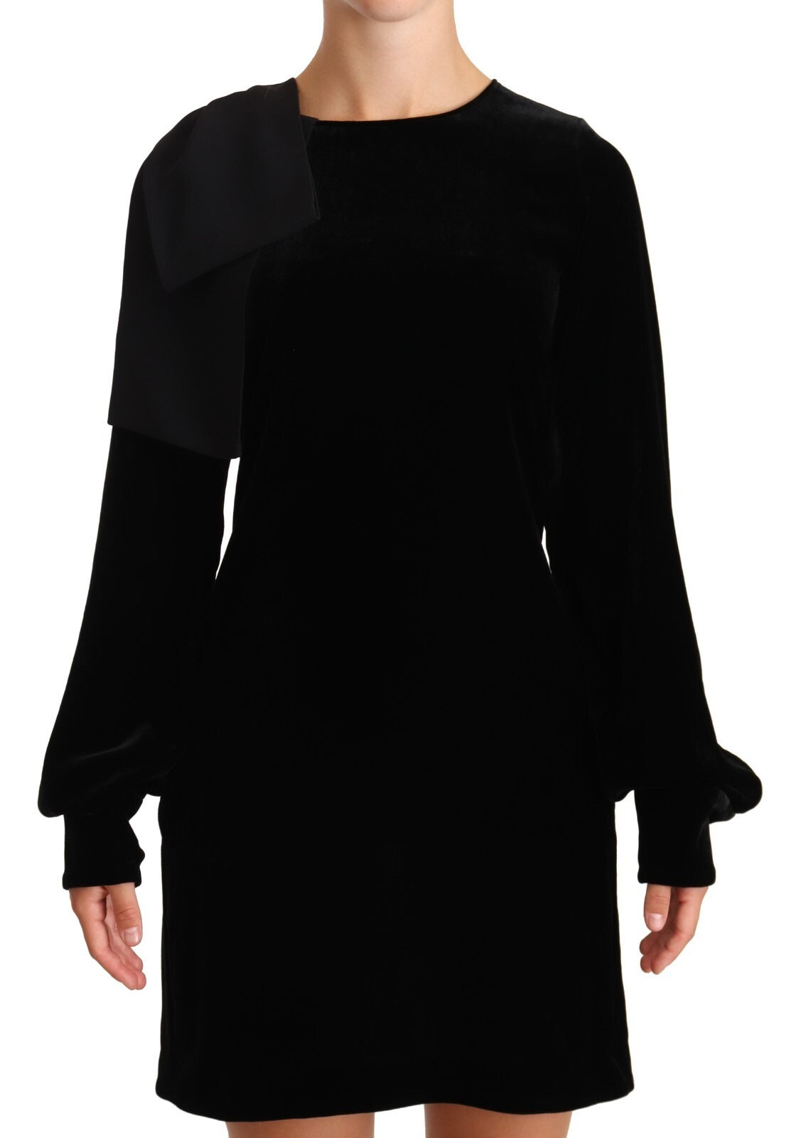 Black sheath dress with long sleeves and round neck